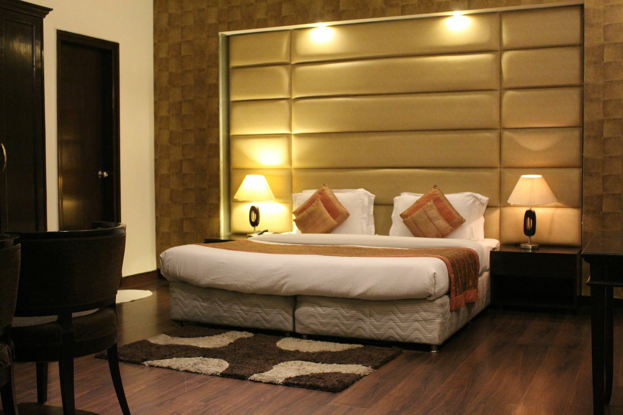 Hotel Comfort Zone Greater Kailash Neu-Delhi Exterior foto